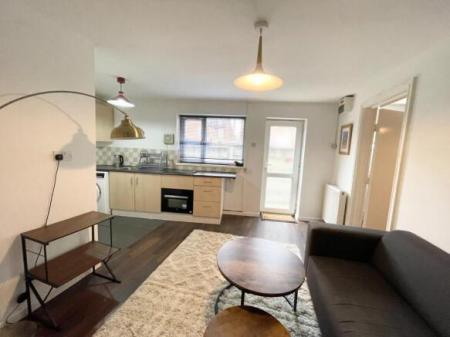 2 bedroom Flat to let in Manchester Road, Chorlton, Manchester, M21
