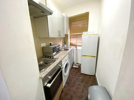 1 bedroom Flat to let in Chorlton Road, Old Trafford, Manchester, M16