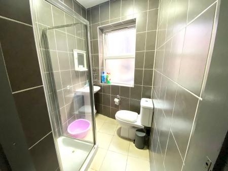 1 bedroom Flat to let in Chorlton Road, Old Trafford, Manchester, M16