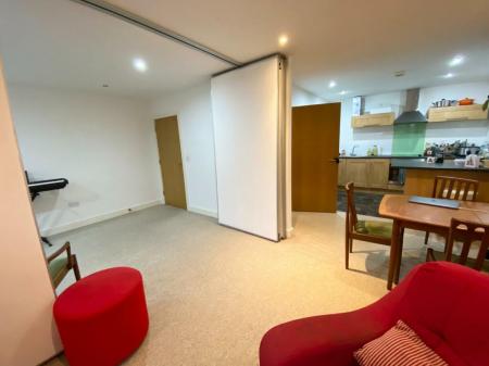 2 bedroom Flat to let in Range Road, Whalley Range, Manchester, M16