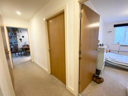 2 bedroom Flat to let in Range Road, Whalley Range, Manchester, M16