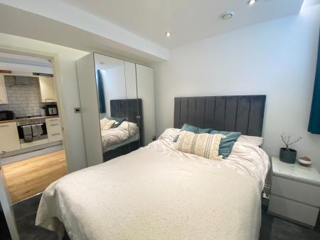 2 bedroom Flat to let in Keppel Road, Chorlton, Manchester, M21