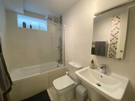 2 bedroom Flat to let in Keppel Road, Chorlton, Manchester, M21