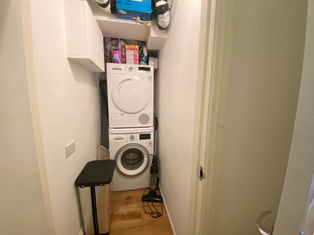2 bedroom Flat to let in Keppel Road, Chorlton, Manchester, M21