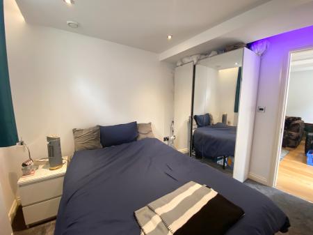 2 bedroom Flat to let in Keppel Road, Chorlton, Manchester, M21