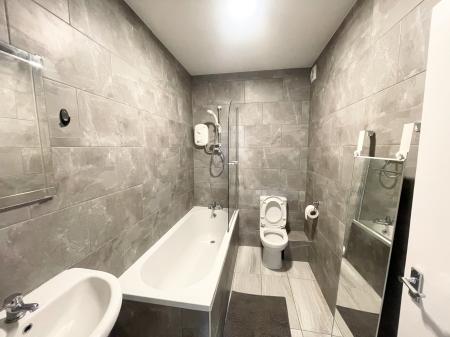 2 bedroom Flat to let in Wilbraham Road, Chorlton, Manchester, M21