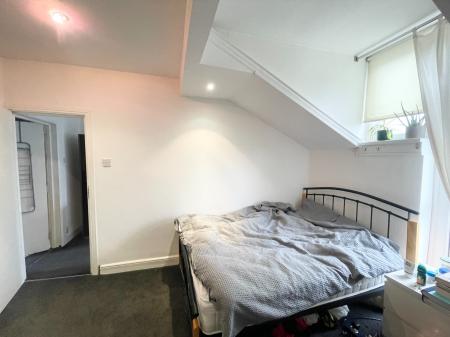 3 bedroom Flat to let in Barlow Moor Road, Chorlton, Manchester, M21