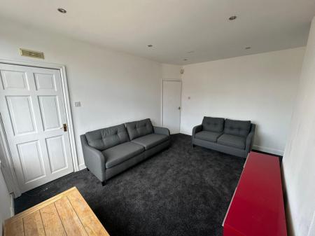 3 bedroom Flat to let in Barlow Moor Road, Chorlton, Manchester, M21