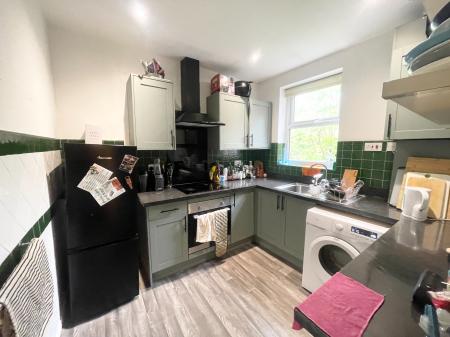 3 bedroom Flat to let in Barlow Moor Road, Chorlton, Manchester, M21