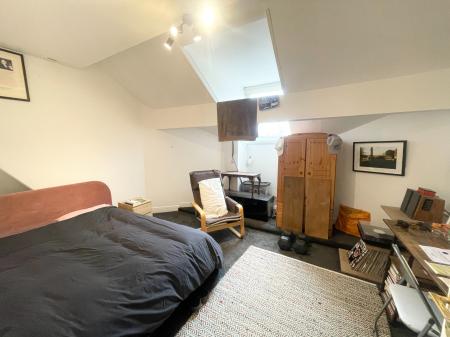 3 bedroom Flat to let in Barlow Moor Road, Chorlton, Manchester, M21