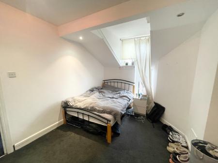 3 bedroom Flat to let in Barlow Moor Road, Chorlton, Manchester, M21