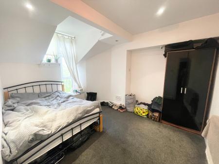 3 bedroom Flat to let in Barlow Moor Road, Chorlton, Manchester, M21