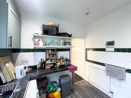 3 bedroom Flat to let in Barlow Moor Road, Chorlton, Manchester, M21