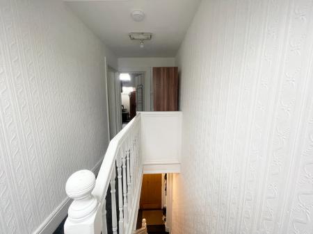 3 bedroom Flat to let in Barlow Moor Road, Chorlton, Manchester, M21
