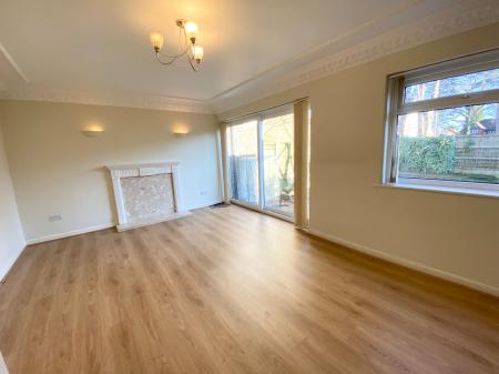 3 bedroom Terraced House to let in Abingdon Road, Bramhall, SK7