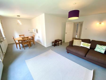 2 bedroom Flat to let in Stanton Avenue, Didsbury, Manchester, M20