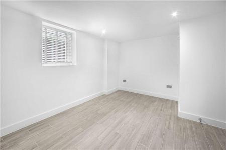 2 bedroom Flat to let in Palatine Road, Didsbury, Manchester, M20