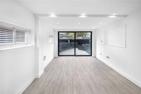 2 bedroom Flat to let in Palatine Road, Didsbury, Manchester, M20