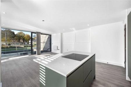 2 bedroom Flat to let in Palatine Road, Didsbury, Manchester, M20