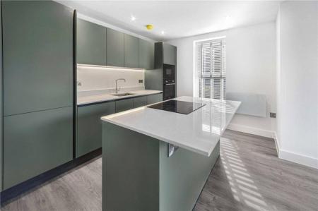 2 bedroom Flat to let in Palatine Road, Didsbury, Manchester, M20