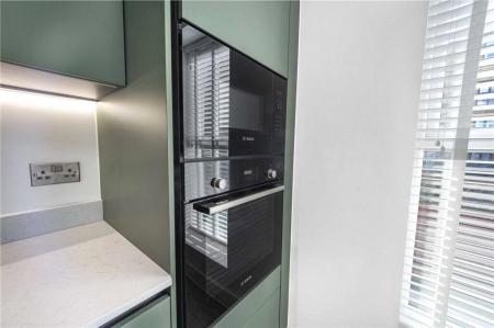 2 bedroom Flat to let in Palatine Road, Didsbury, Manchester, M20