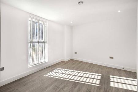 2 bedroom Flat to let in Palatine Road, Didsbury, Manchester, M20