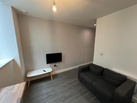 1 bedroom Flat to let in Wellington Road South, Stockport, SK4