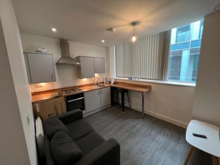 1 bedroom Flat to let in Wellington Road South, Stockport, SK4