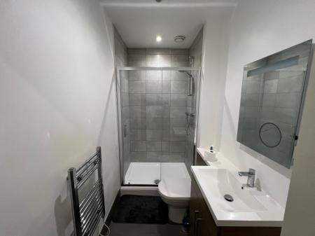 1 bedroom Flat to let in Wellington Road South, Stockport, SK4