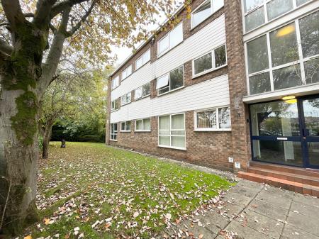2 bedroom Flat to let in Manchester Road, Whalley Range, Manchester, M16