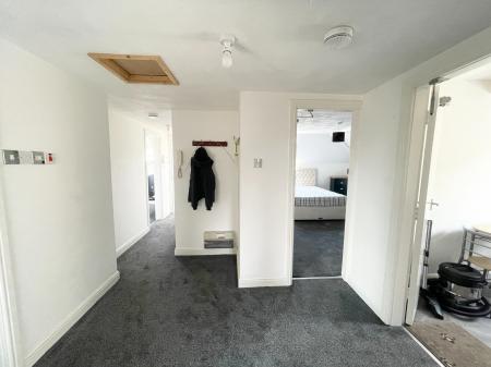3 bedroom Flat to let in Demesne Road, Whalley Range, Manchester, M16