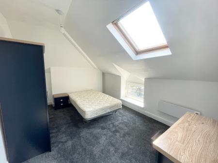 3 bedroom Flat to let in Demesne Road, Whalley Range, Manchester, M16