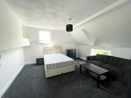 3 bedroom Flat to let in Demesne Road, Whalley Range, Manchester, M16