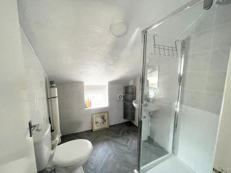 3 bedroom Flat to let in Demesne Road, Whalley Range, Manchester, M16