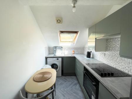 3 bedroom Flat to let in Demesne Road, Whalley Range, Manchester, M16