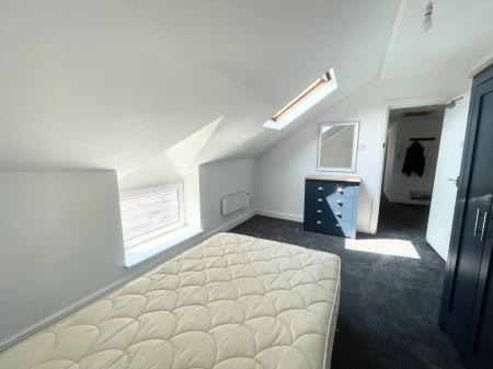 3 bedroom Flat to let in Demesne Road, Whalley Range, Manchester, M16