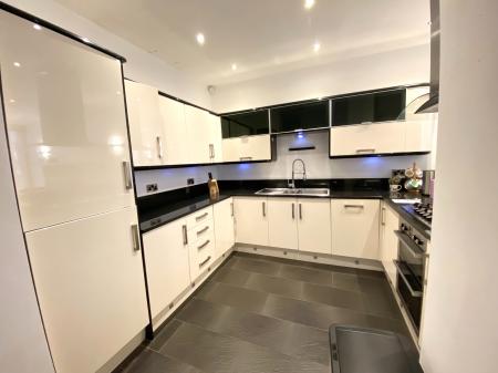 4 bedroom Detached house to let in Wilbraham Road, Chorlton, Manchester, M21