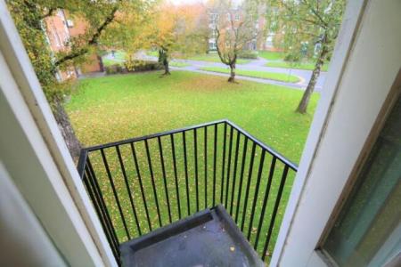 2 bedroom Flat to let in Hackness Road, Chorlton, Manchester, M21