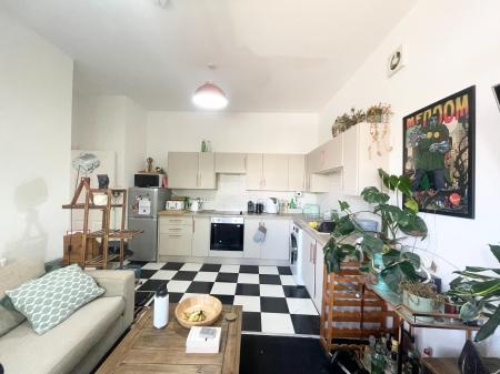 2 bedroom Flat to let in Upper Chorlton Road, Whalley Range, Manchester, M16