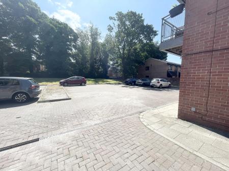 2 bedroom Flat to let in Upper Chorlton Road, Whalley Range, Manchester, M16