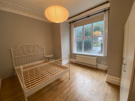 2 bedroom Flat to let in Palatine Road, Northenden, Manchester, M20