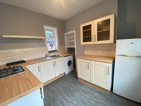 2 bedroom Flat to let in Palatine Road, Northenden, Manchester, M20