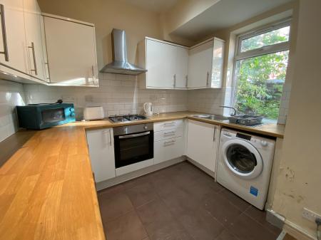 4 bedroom Terraced House to let in Deyne Avenue, Rusholme, Manchester, M14
