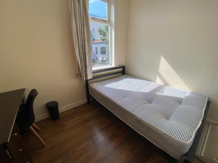 4 bedroom Terraced House to let in Deyne Avenue, Rusholme, Manchester, M14