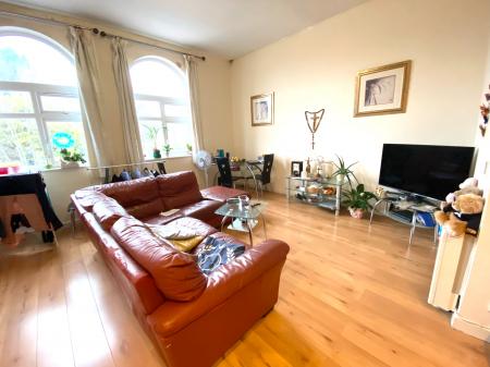 2 bedroom Flat to let in Dickenson Road, Longsight, Manchester, M13