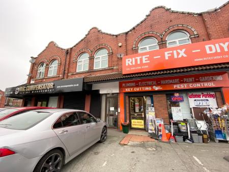 2 bedroom Flat to let in Dickenson Road, Longsight, Manchester, M13