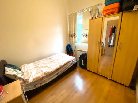 2 bedroom Flat to let in Dickenson Road, Longsight, Manchester, M13