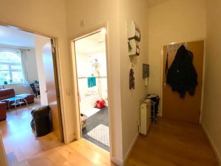 2 bedroom Flat to let in Dickenson Road, Longsight, Manchester, M13
