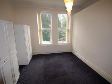 2 bedroom Flat to let in Palatine Road, Northenden, Manchester, M20