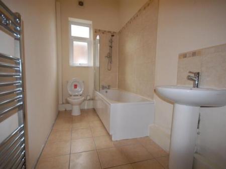 2 bedroom Flat to let in Palatine Road, Northenden, Manchester, M20